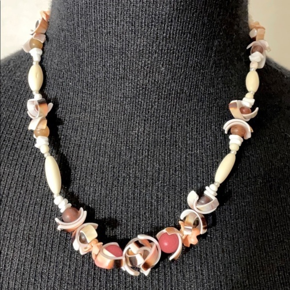 Ladies choker
